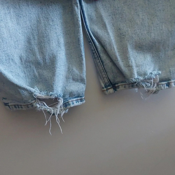 Abercrombie Curve Love Ultra High Rise 90s Straight Jean 14/32 - Picture 10 of 10